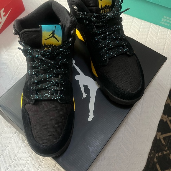 Air Jordan 1 trek - Picture 3 of 3